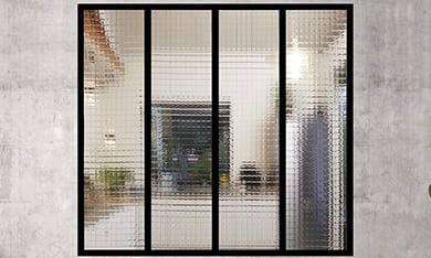 Verre armé grandes mailles